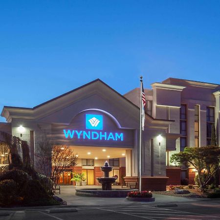 Wyndham Visalia Hotel Bagian luar foto