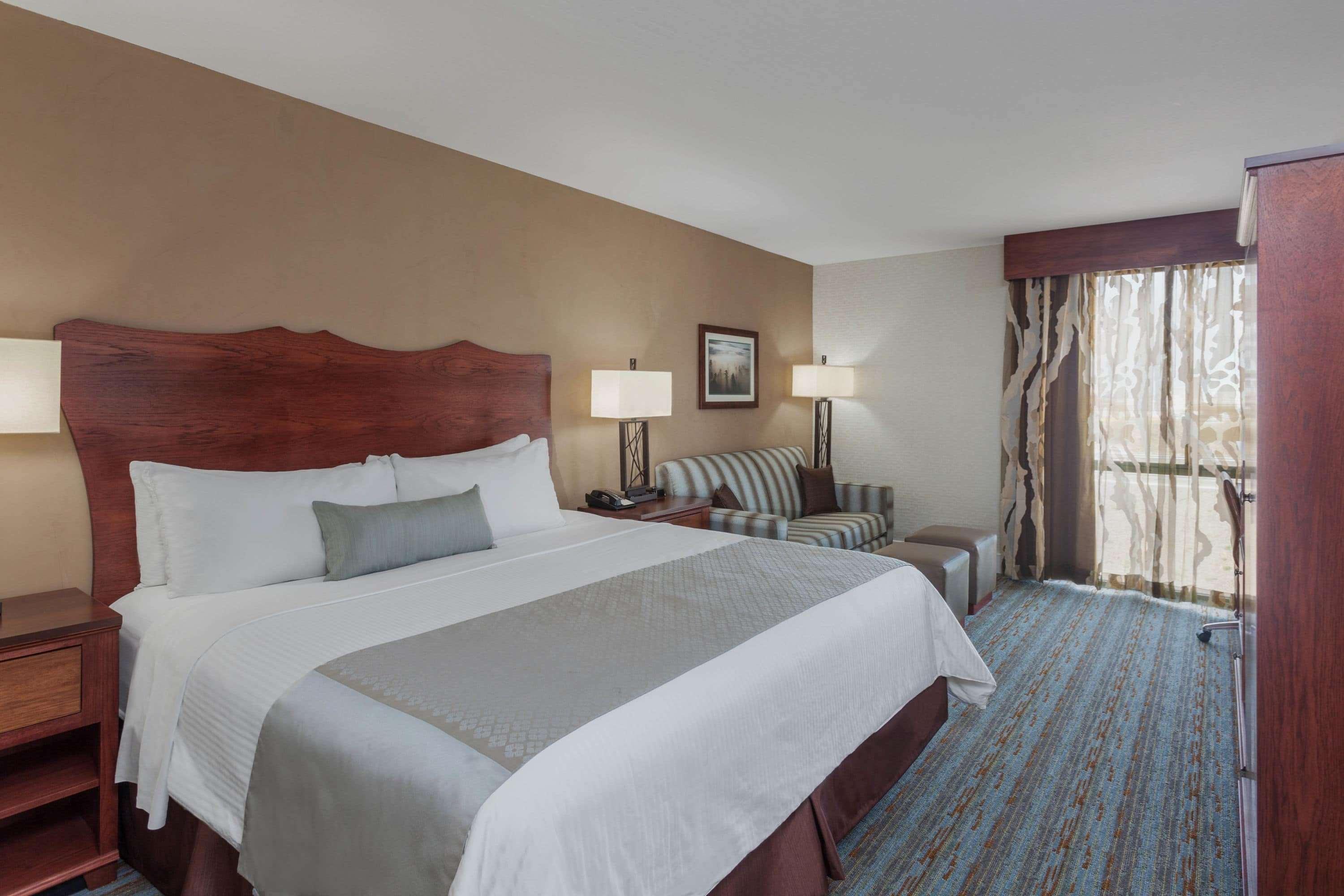 Wyndham Visalia Hotel Bagian luar foto