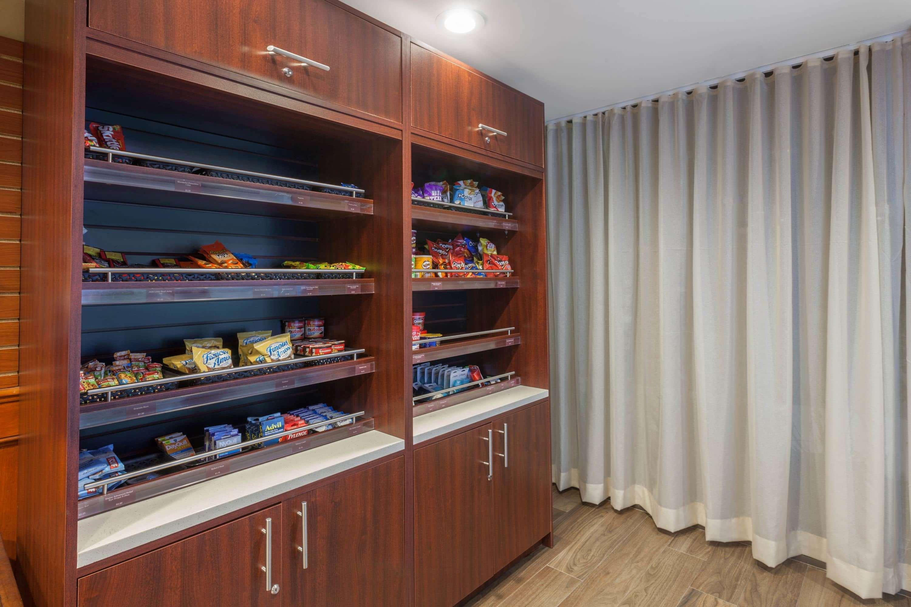 Wyndham Visalia Hotel Bagian luar foto