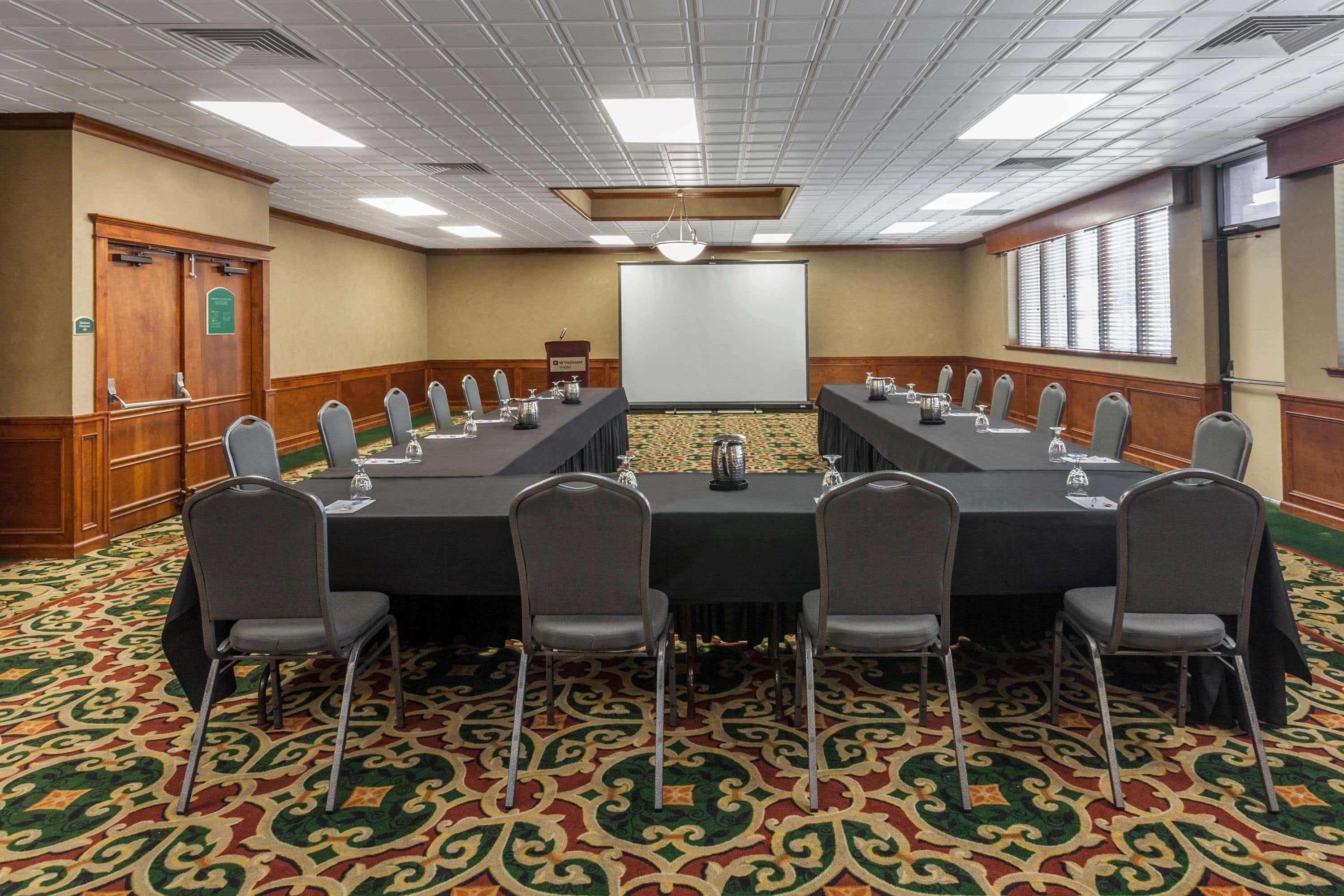 Wyndham Visalia Hotel Bagian luar foto