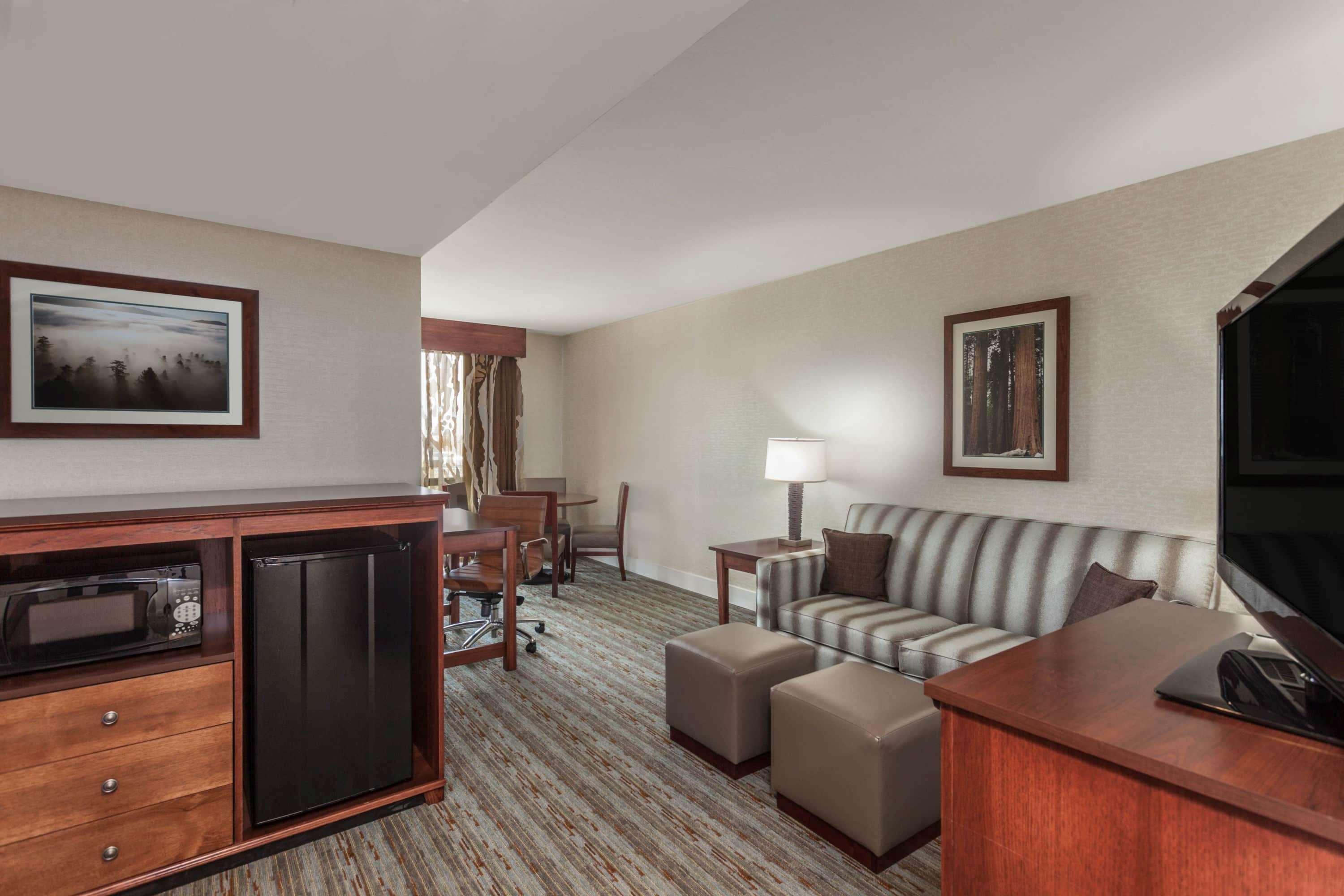 Wyndham Visalia Hotel Bagian luar foto