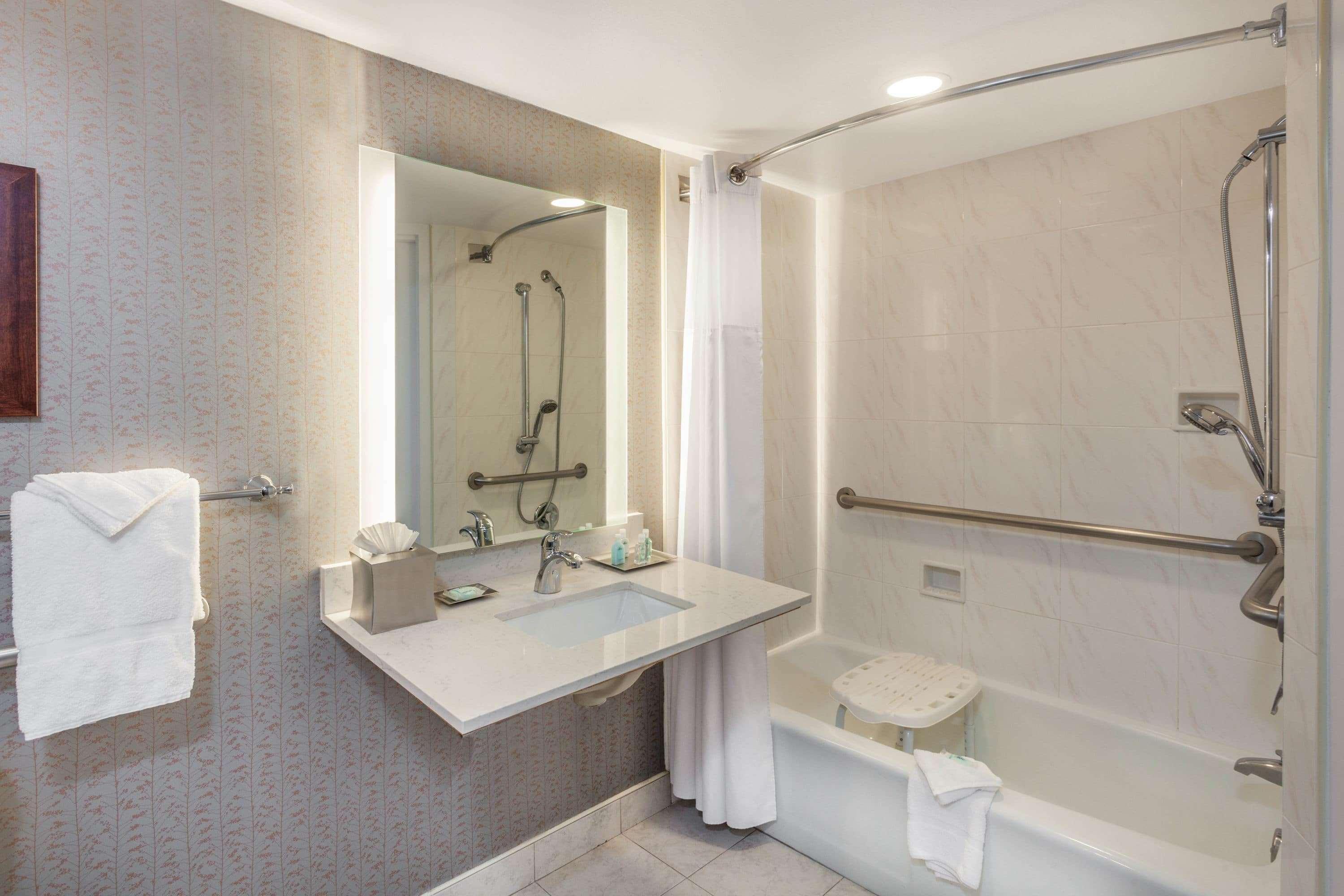 Wyndham Visalia Hotel Bagian luar foto
