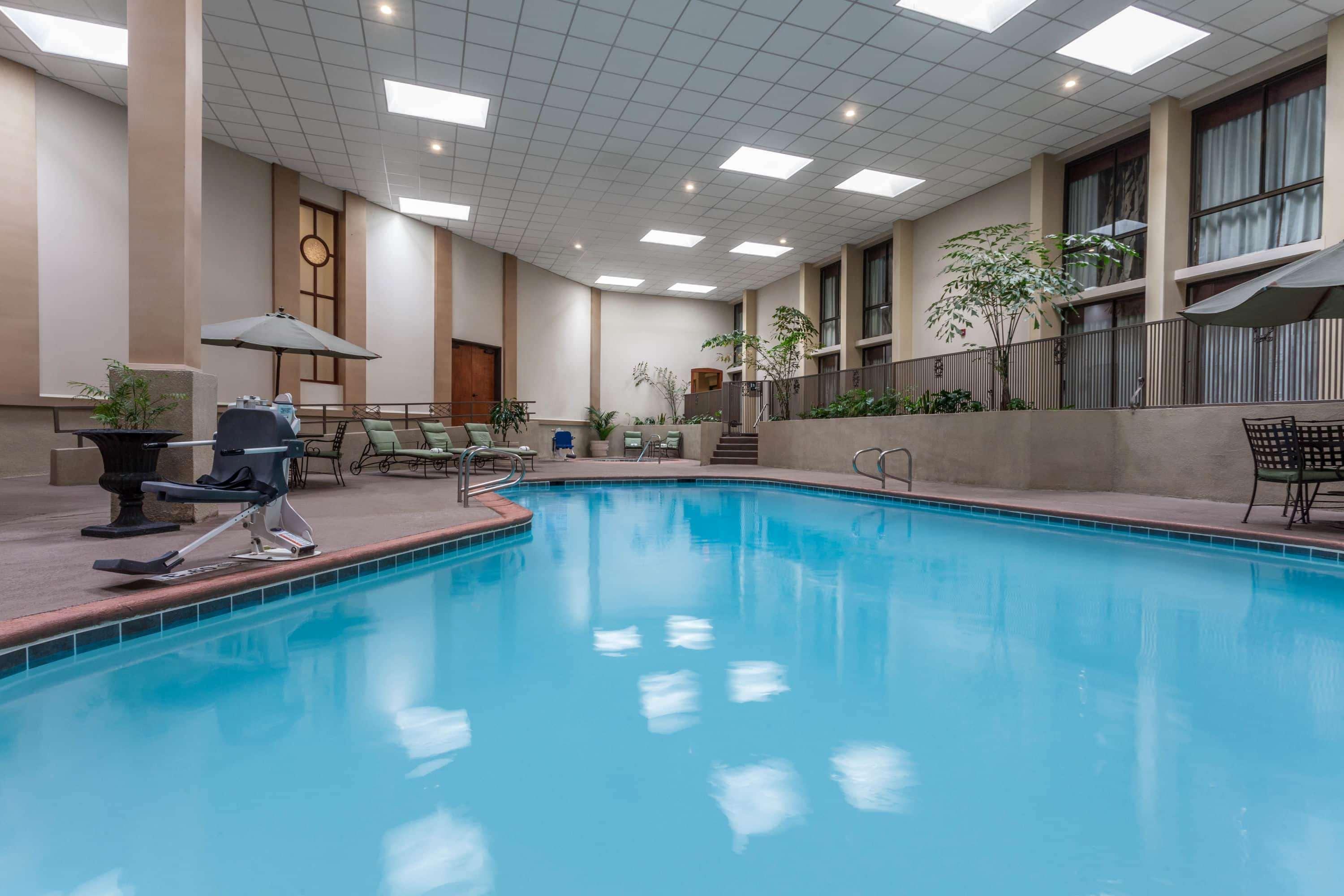 Wyndham Visalia Hotel Bagian luar foto