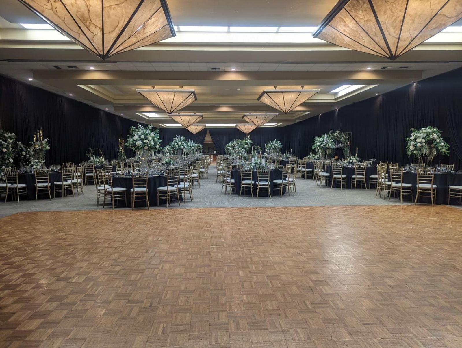 Wyndham Visalia Hotel Bagian luar foto