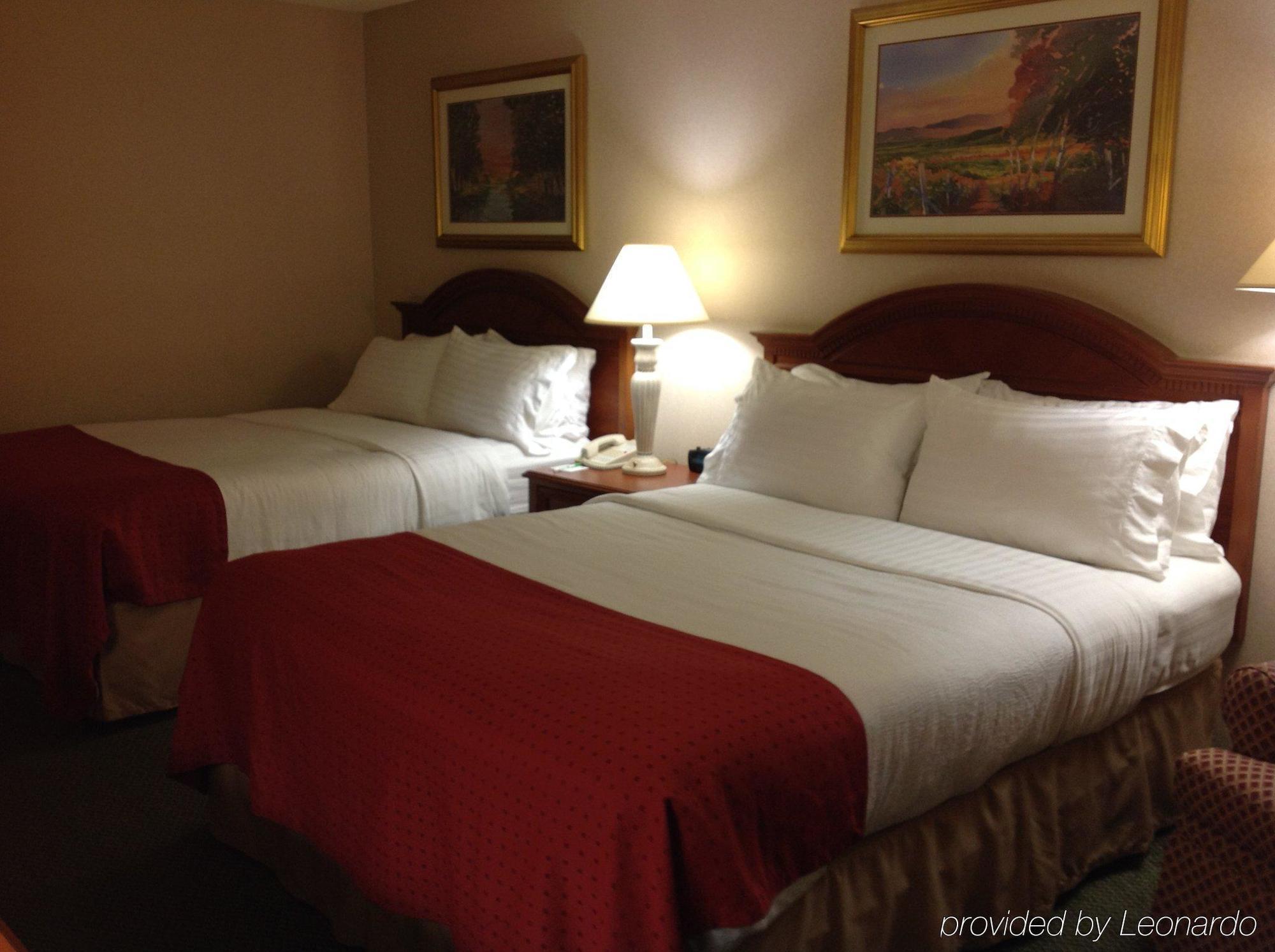 Wyndham Visalia Hotel Bagian luar foto