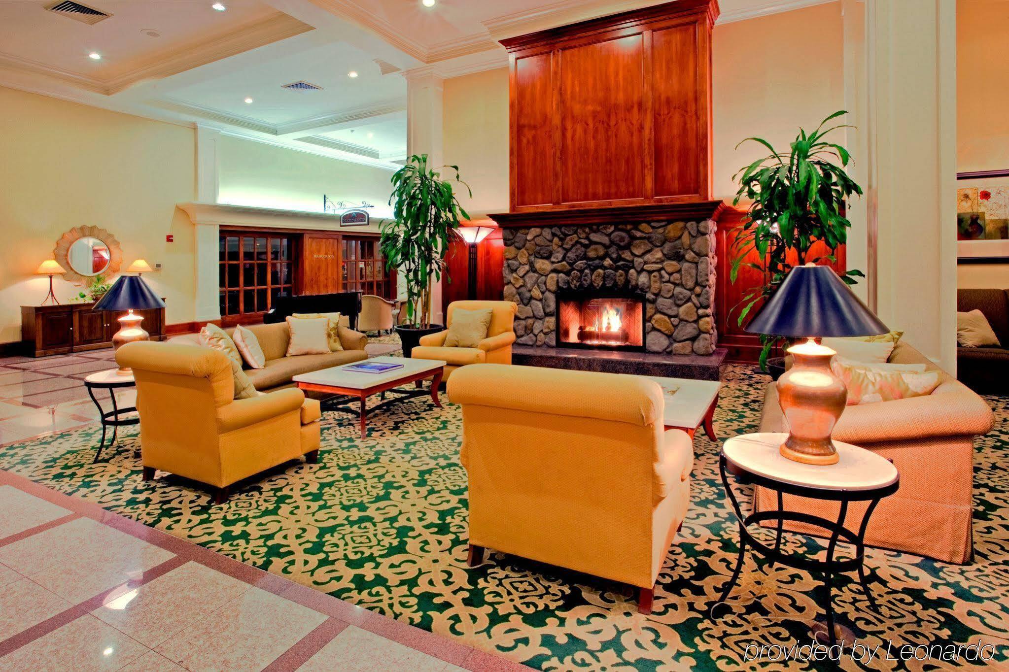 Wyndham Visalia Hotel Bagian luar foto