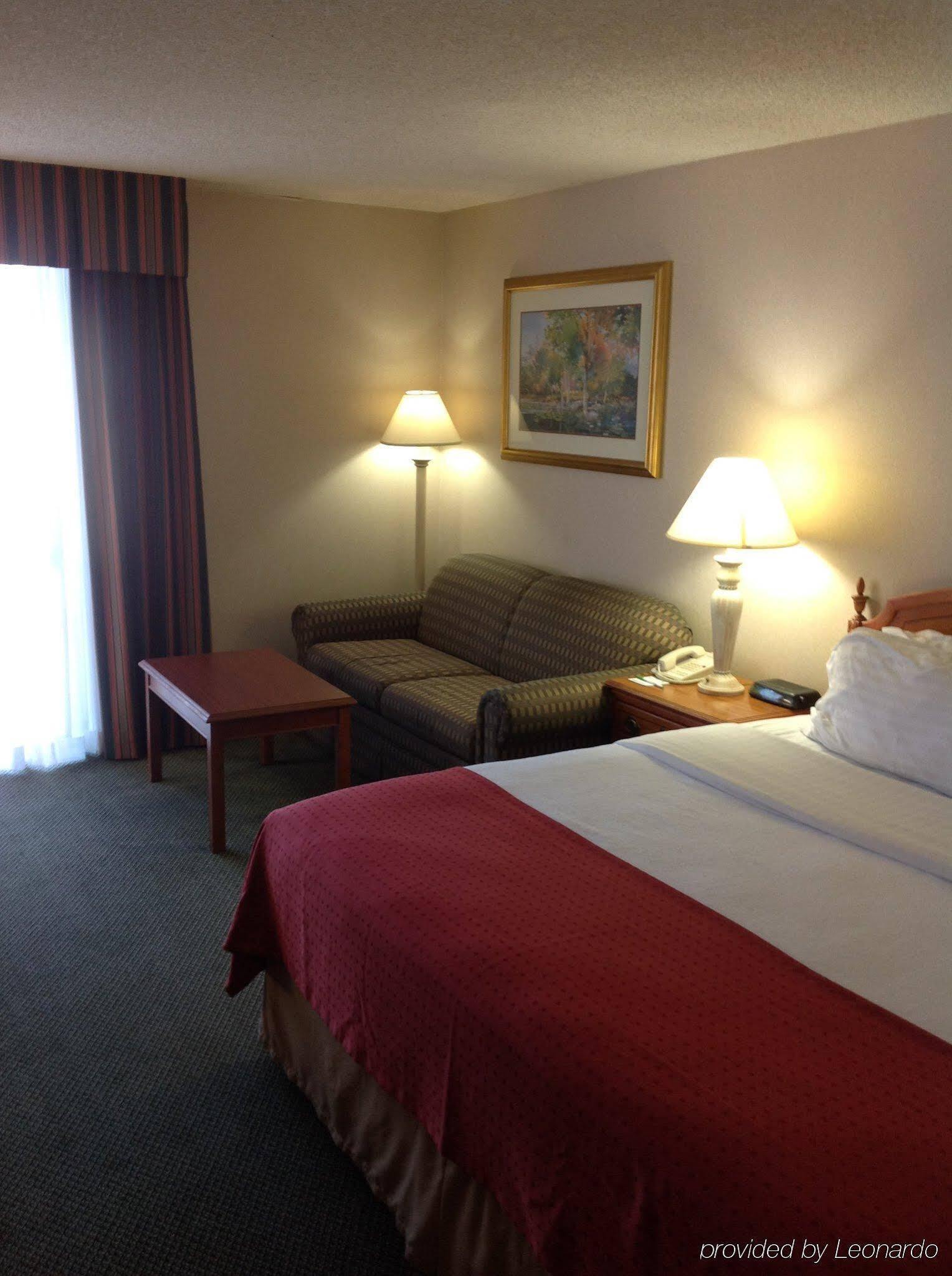 Wyndham Visalia Hotel Bagian luar foto