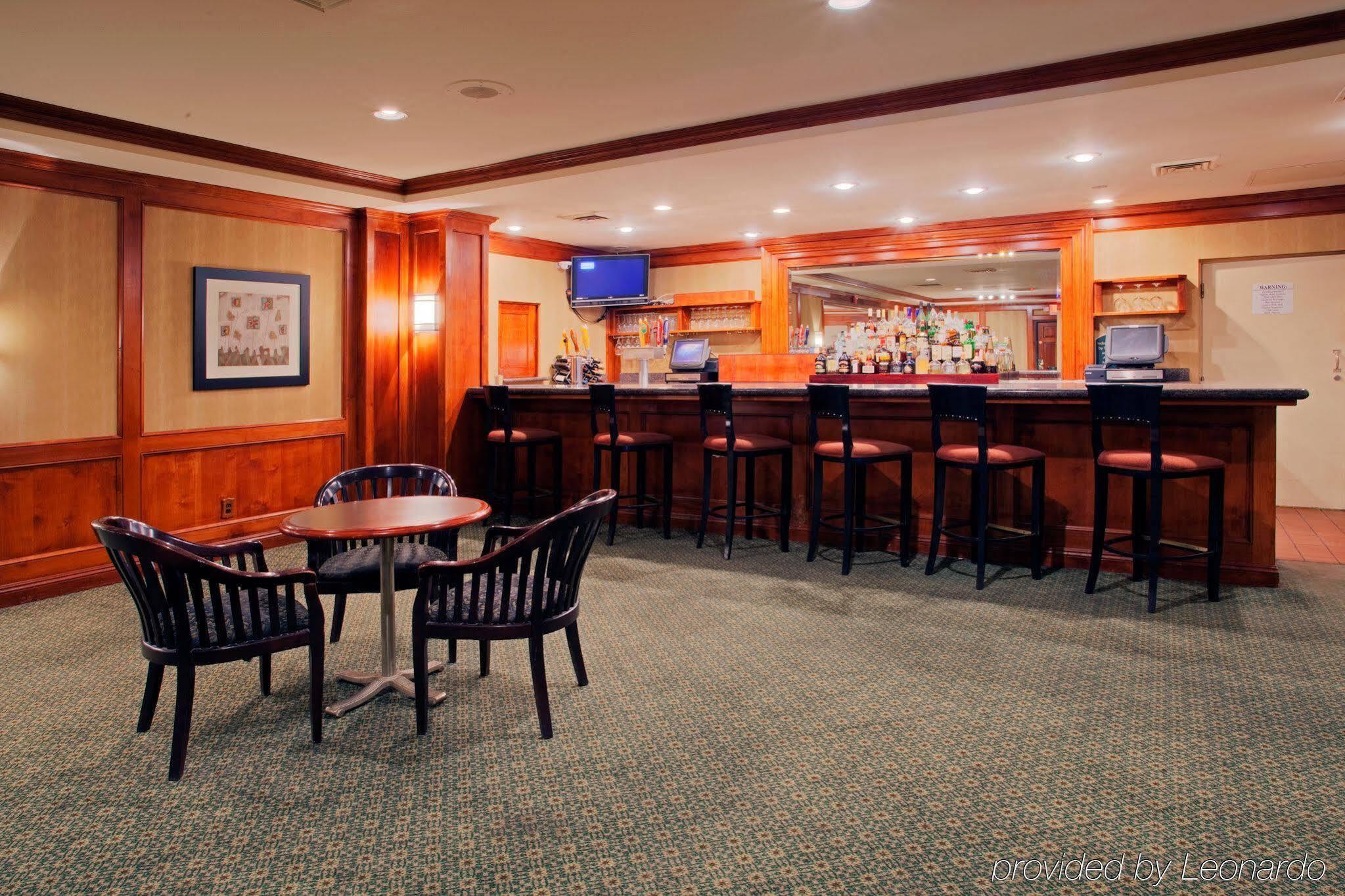 Wyndham Visalia Hotel Bagian luar foto