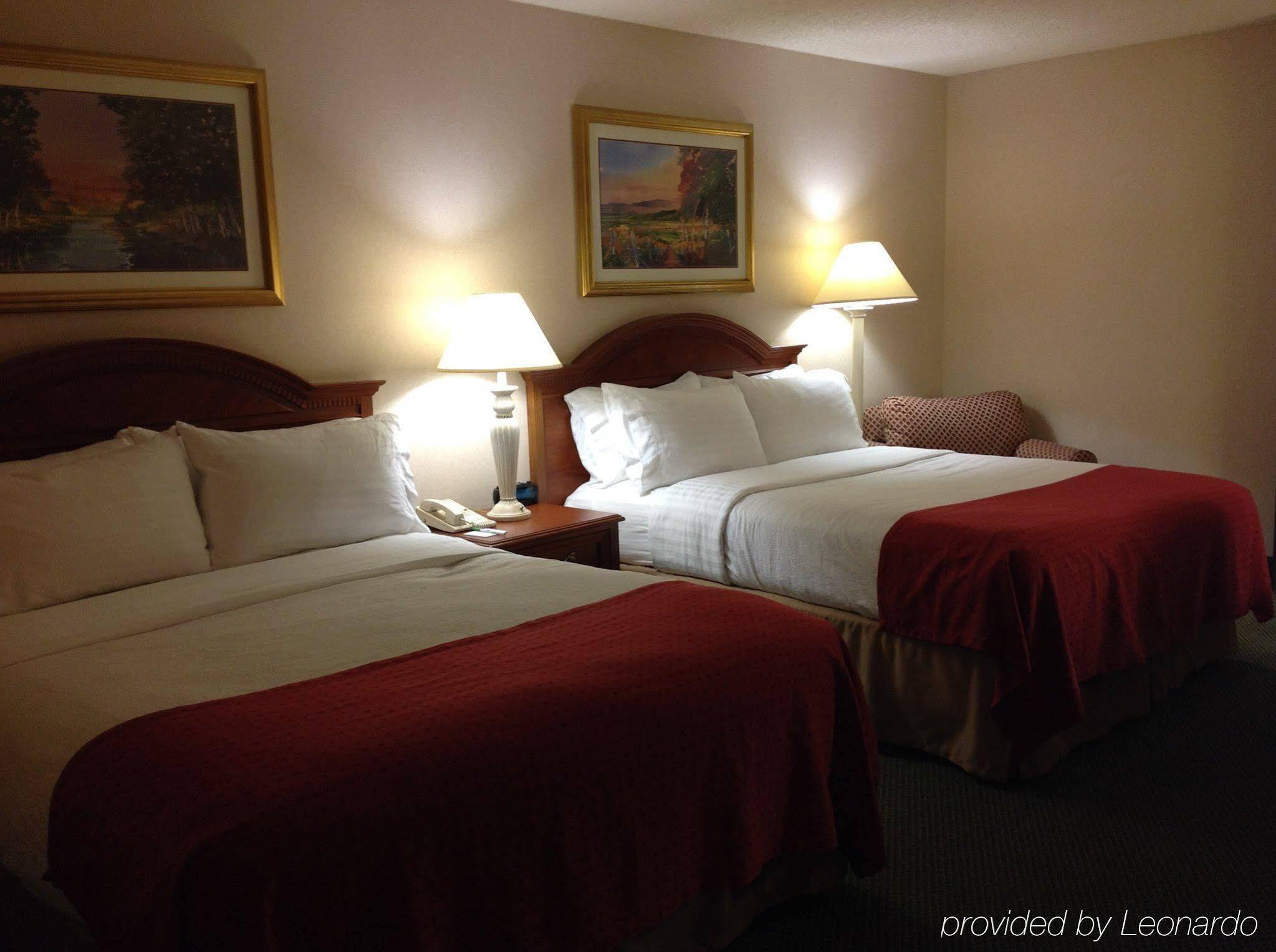 Wyndham Visalia Hotel Bagian luar foto